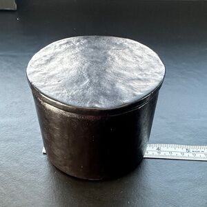 CB2 Butter Dish black

Tatin Black Terracotta Butter Keeper